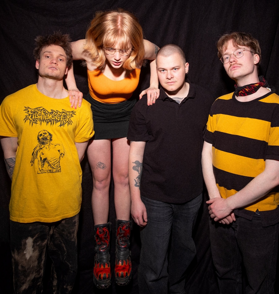 Daufødt throws a thousand pounds of “Glitter”