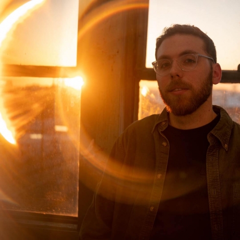 Jacob Tremont Premieres New Single “Dial Tone,” Exploring Distance and Disconnect