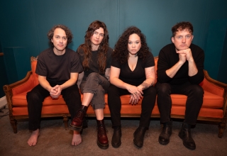 PREMIERE: Those Looks Breathe New Life into Squeeze Classic on Mint 400’s Expansive ’70s Tribute