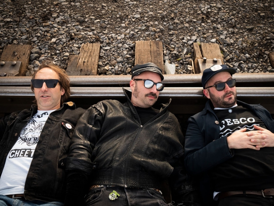 Bambies Ignite with Explosive New Single “Devolution” Ahead of Snotty Angels Release